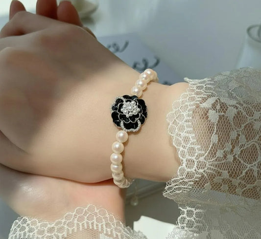 Black Floral Pearl Necklace Set for Women