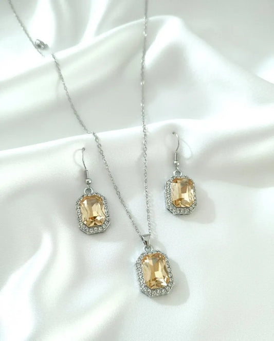 Golden Stone Pendant Set for Brides \u0026 Occasions